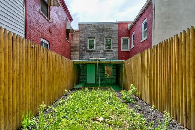 Building Photo - 707 W Vine St