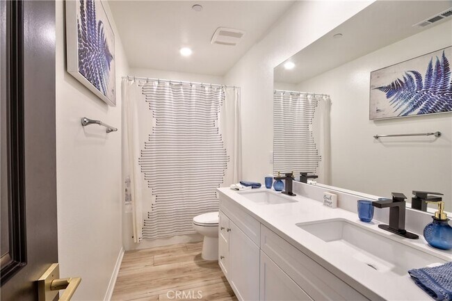 Building Photo - 33063 Table Rock Dr