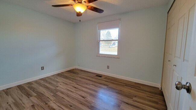 Building Photo - 7611 Blossomview Ct. - 3 bedroom 2 bath ra...
