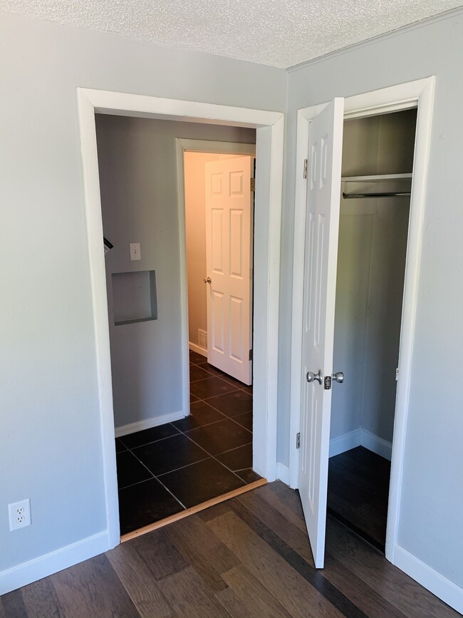 Hallway to Upstairs Bedrooms and Bathroom - 907 N Middle St