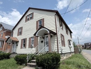 Building Photo - 541 Ash St