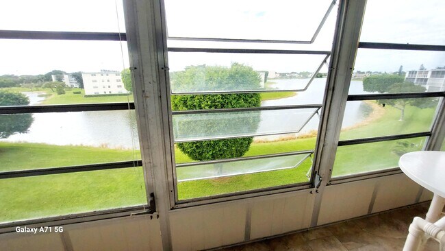 Building Photo - 4079 Cornwall D