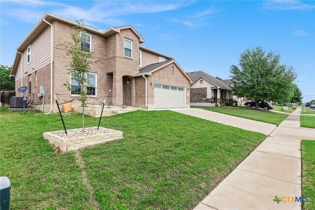 Building Photo - 5621 Bedrock Dr