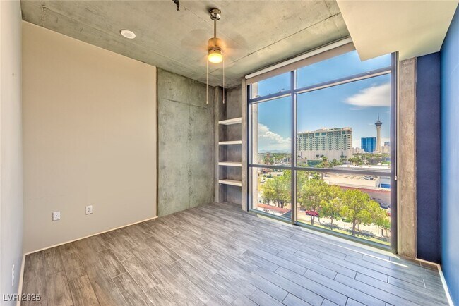 Building Photo - 353 E Bonneville Ave