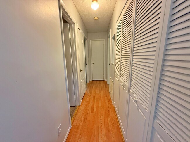 Building Photo - 5940 US-1
