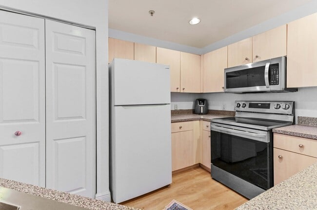 Building Photo - 1803 N Flagler Dr