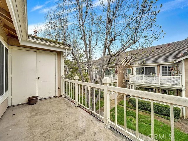 Building Photo - 3867 Thorncroft Ln