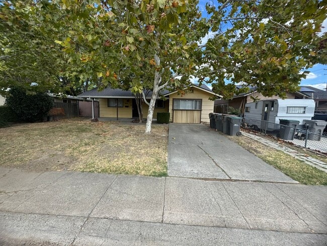 Primary Photo - Spacious 4 Bedroom Home in West Sac