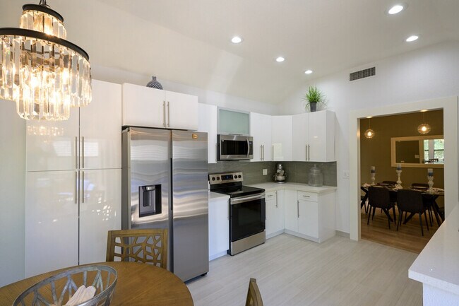 Building Photo - 7272 E Gainey Ranch Rd