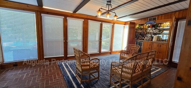 Building Photo - 289 Ashbrook Dr