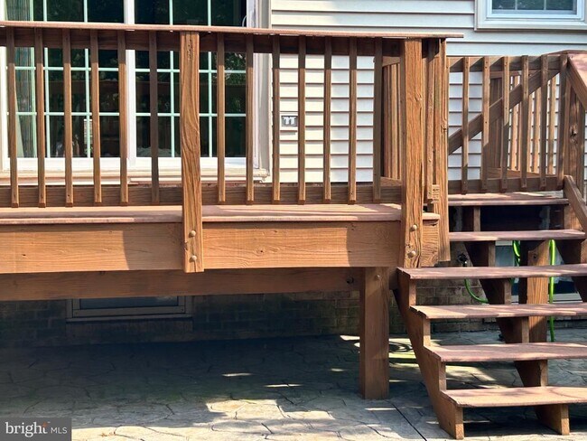 Building Photo - 12052 Stallion Ct
