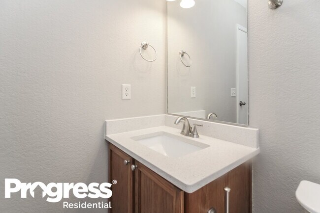 Building Photo - 823 Sage Meadow Dr