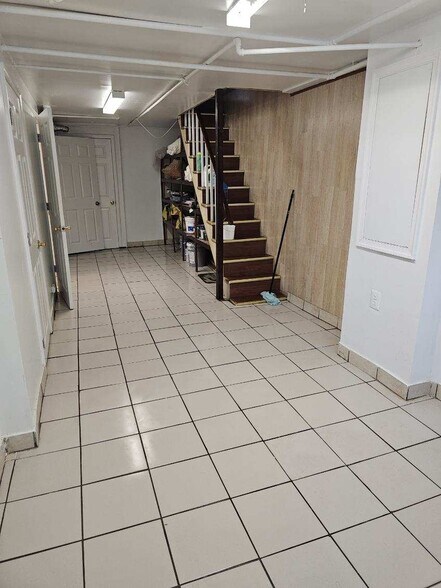 Building Photo - 1086 Alcott St