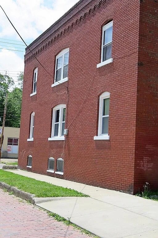 Building Photo - 339 E South St