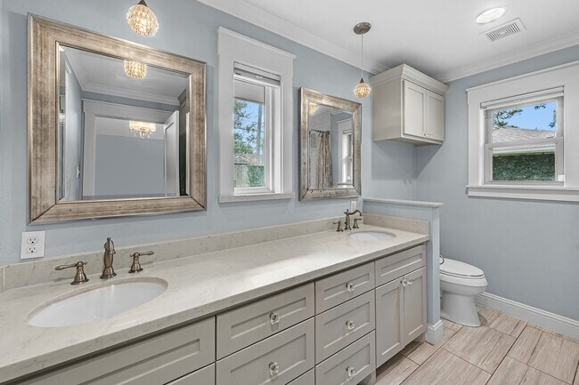 Building Photo - 10211 Candlewood Dr