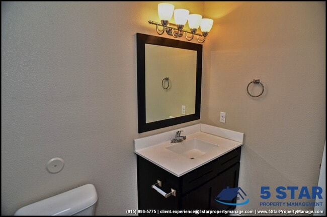 Building Photo - 452 Isaias Ave.