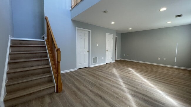 Building Photo - Idlewild Townhome