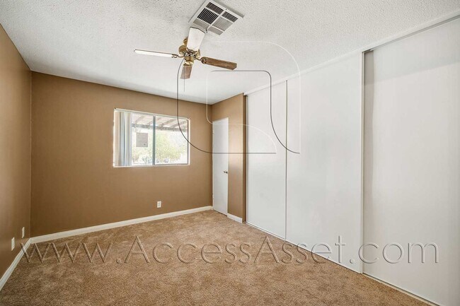 Building Photo - 52585 Avenida Velasco