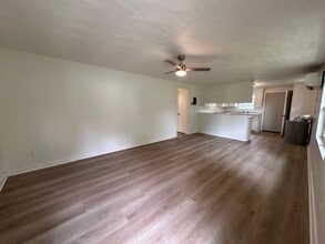 Building Photo - For Rent – $1,200/month | 2 Bed | 1 Bath