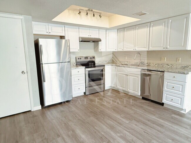 Building Photo - 9797 E La Palma Ave
