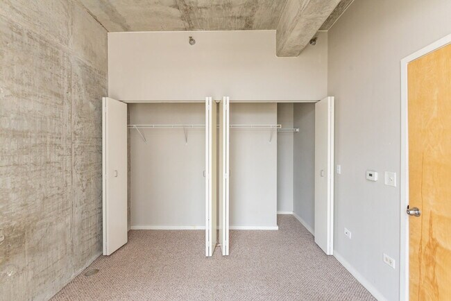 Building Photo - 1620 S Michigan Ave