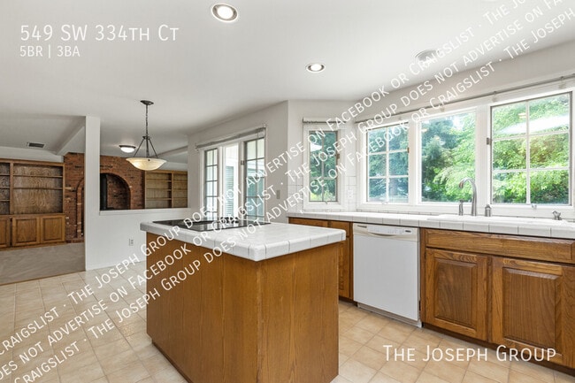 Building Photo - 549 SW 334th Ct