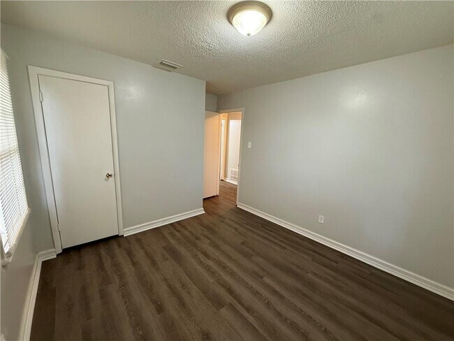 Building Photo - 3009 Dodd Dr