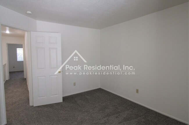Building Photo - 2641 Decker Way