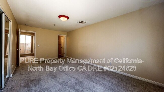 Building Photo - 110 5th St