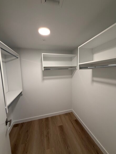 Building Photo - 1417 NE 26th Ct