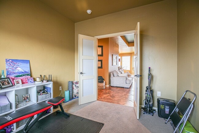 Building Photo - Beautiful 4 Bed 2 Bath - Dogs Allowed!