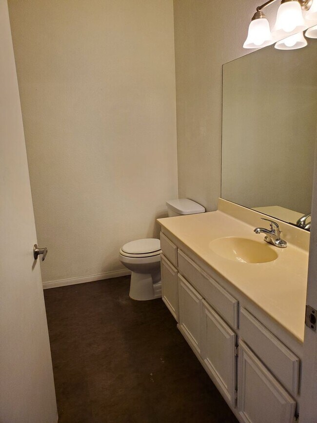 Building Photo - ALVA RD - 1st Floor 2 Bed / 2 Ba Rancho Bernardo Condo with 2 Parking Spaces & Resort-Style Ameni...
