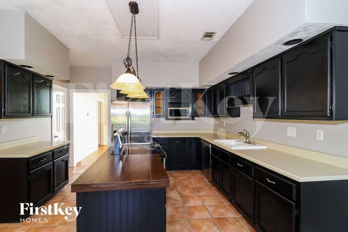 Building Photo - 7780 Hawkcrest Dr