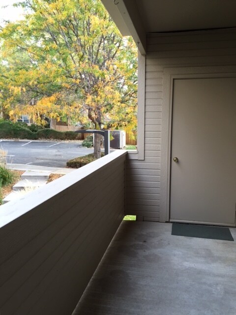 Building Photo - 1830 W Centennial Dr