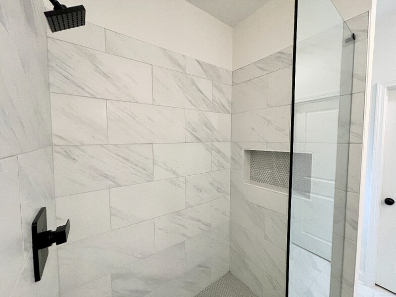 Building Photo - 5245 Virginia Ave