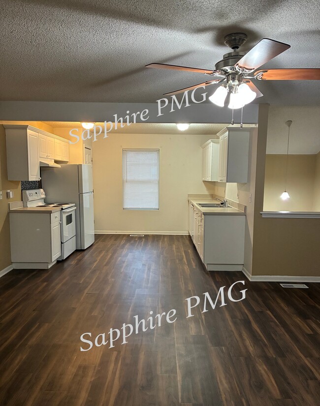 Building Photo - 5621 N Northwood Terrace