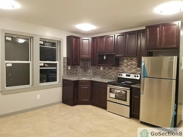 Primary Photo - 69-75 James St