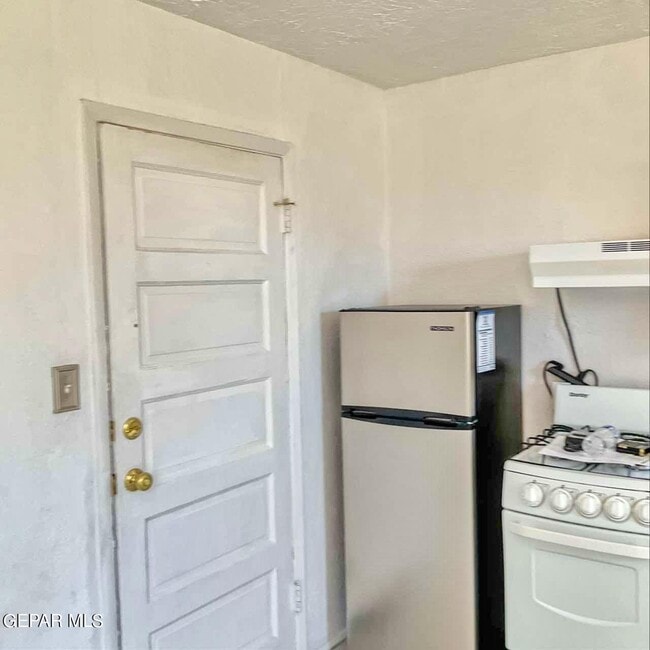 Building Photo - 1526 Yandell Dr