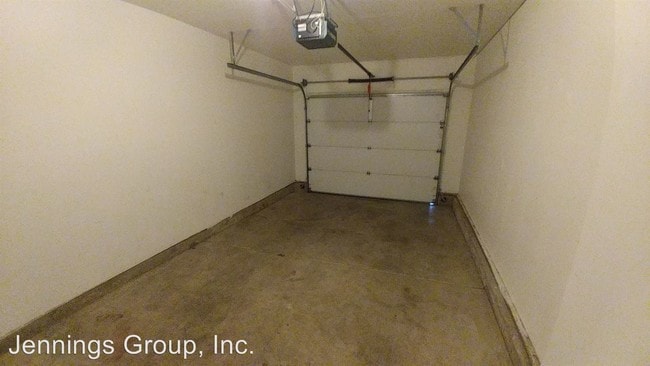 Building Photo - 1527-1527 Lincoln Alley