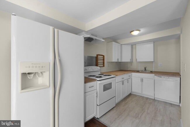 Building Photo - 10289 Daystar Ct