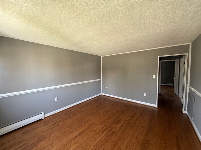 Building Photo - 6008 1/2 BURGESS AVE