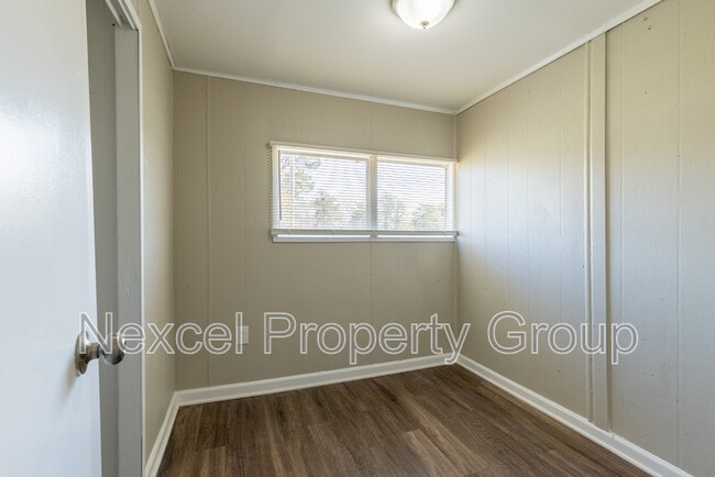 Building Photo - 7449 Malone Rd