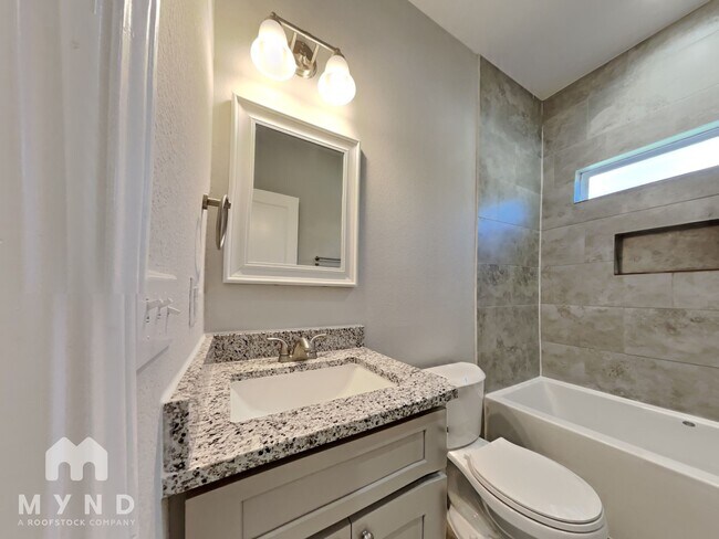 Building Photo - 15840 Forest Dr