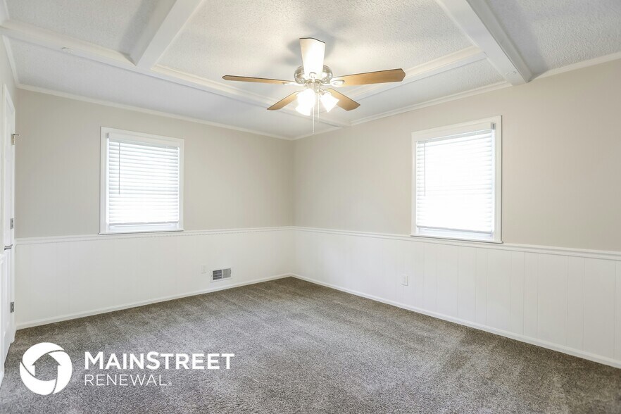 Building Photo - 409 NW Meadowview Dr