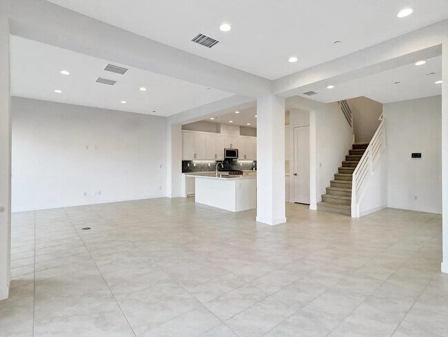 Building Photo - 6574 Tesla Ln