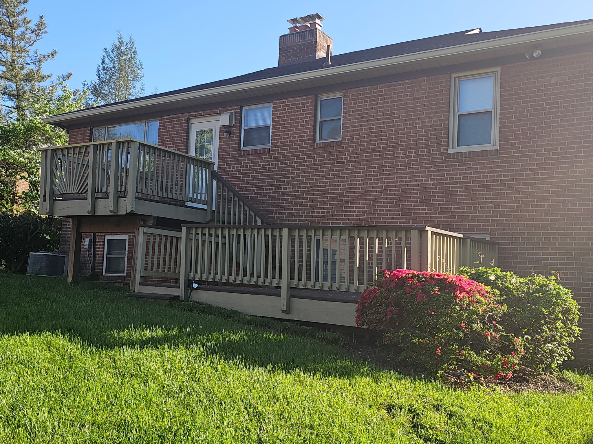 Building Photo - 9503 Hale Pl