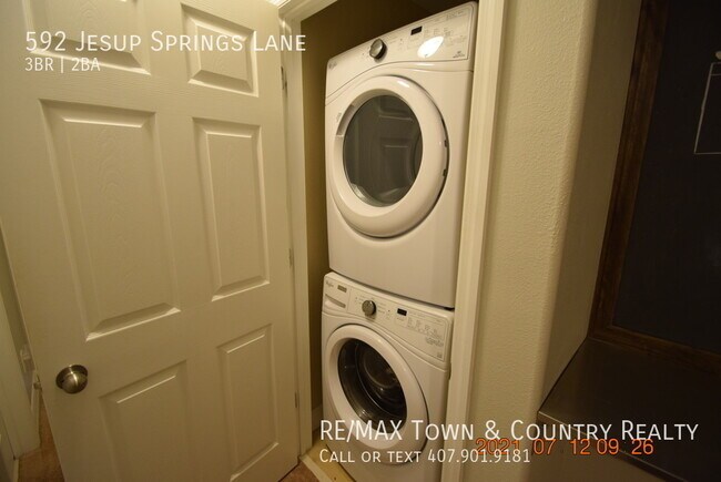 Building Photo - 592 Jesup Springs Ln