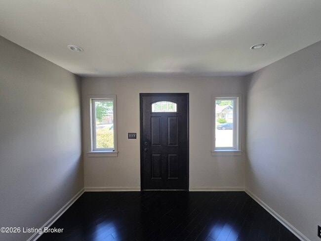 Building Photo - 3932 Kennison Ave