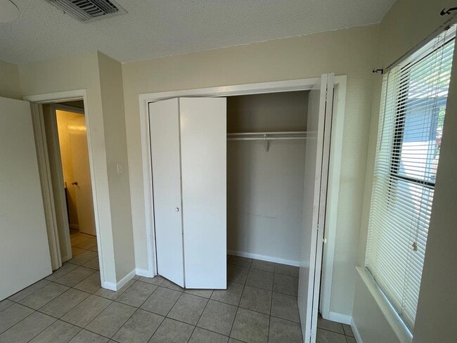 Building Photo - 318 W William Cannon Dr