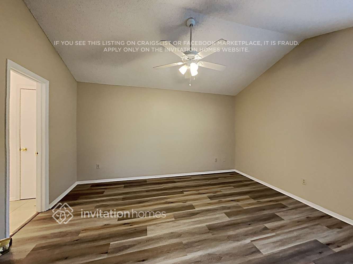 Building Photo - 512 W Springtree Way